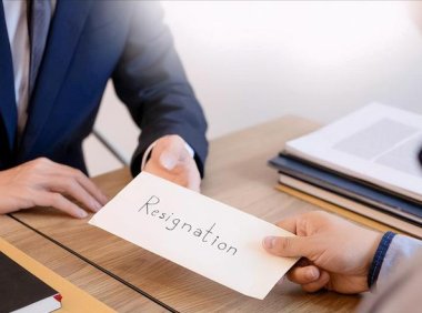 要么赶紧滚蛋,不然就好好干